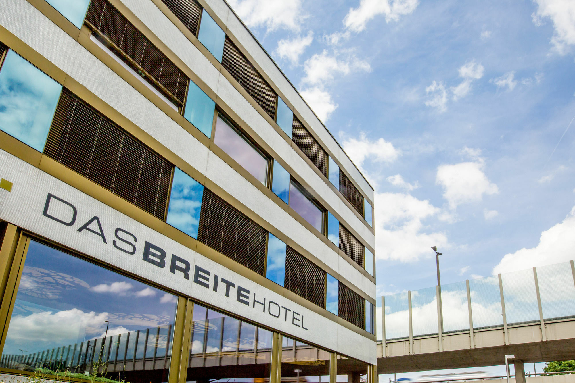 Dasbreitehotel Am Rhein Basileia Exterior foto